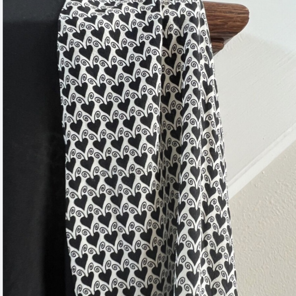 Diane Von Furstenberg Heart print silk top, 10, DH - Picture 2 of 7